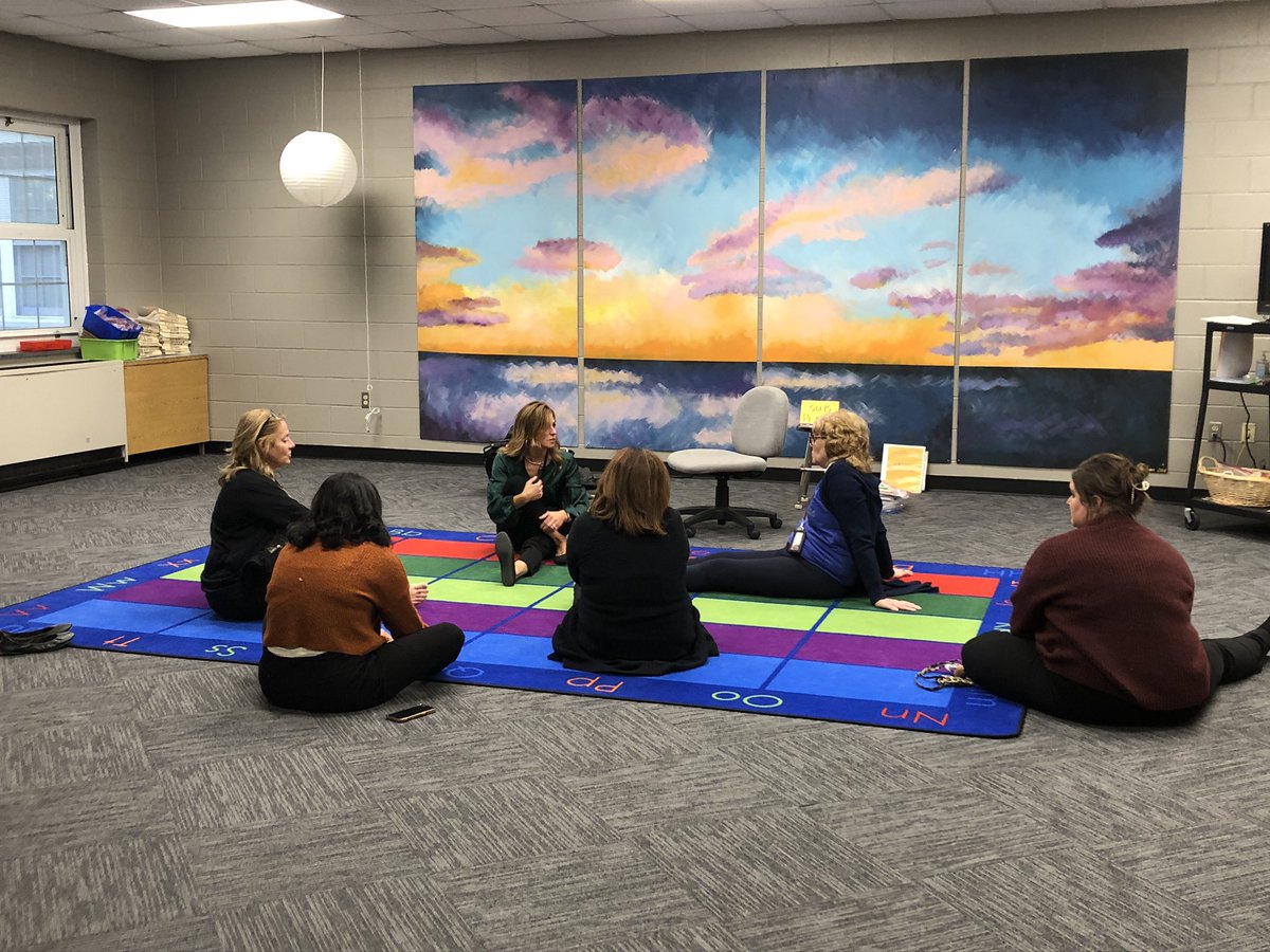 OAPrincipal's tweet photo. Lots of Walk and Talk today and some stress relief back stretching! GO DOLPHINS! #choicePD https://t.co/vEfZgYjCaZ