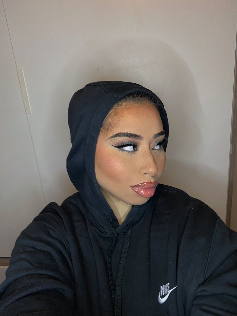mariamelgx's tweet photo. Heyy I do make up, every business I’ve tried to open for myself has been real slow and had quite a terrible support system. Please retweet it would mean the world! :)

My instagram @muamariamlvp https://t.co/PxmojyhypX