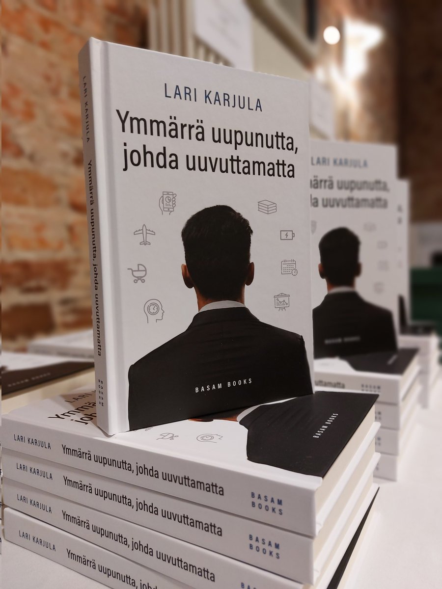 Itsellesi, kollegalle, esihenkilölle, ystävälle. Kenelle vaan. Lukusuositus! #johdauuvuttamatta "Ihmiset kaipaavat johdonmukaisuutta, sillä kaikki epäselvyys ja ristiriidat aiheuttavat hämmennystä ja kuormitusta ihmismielelle" <a href="/LariKarjula/">Lari Karjula</a>