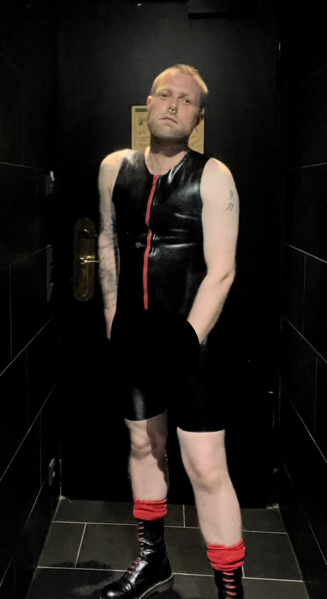 FFP1G87's tweet photo. A few pics from when I was in Berlin earlier in the year, in my @Rubberpigs_ suit. Not my latest purchase, still haven’t managed any photos! 🤦🏼‍♂️ https://t.co/c2kkUtBfm9