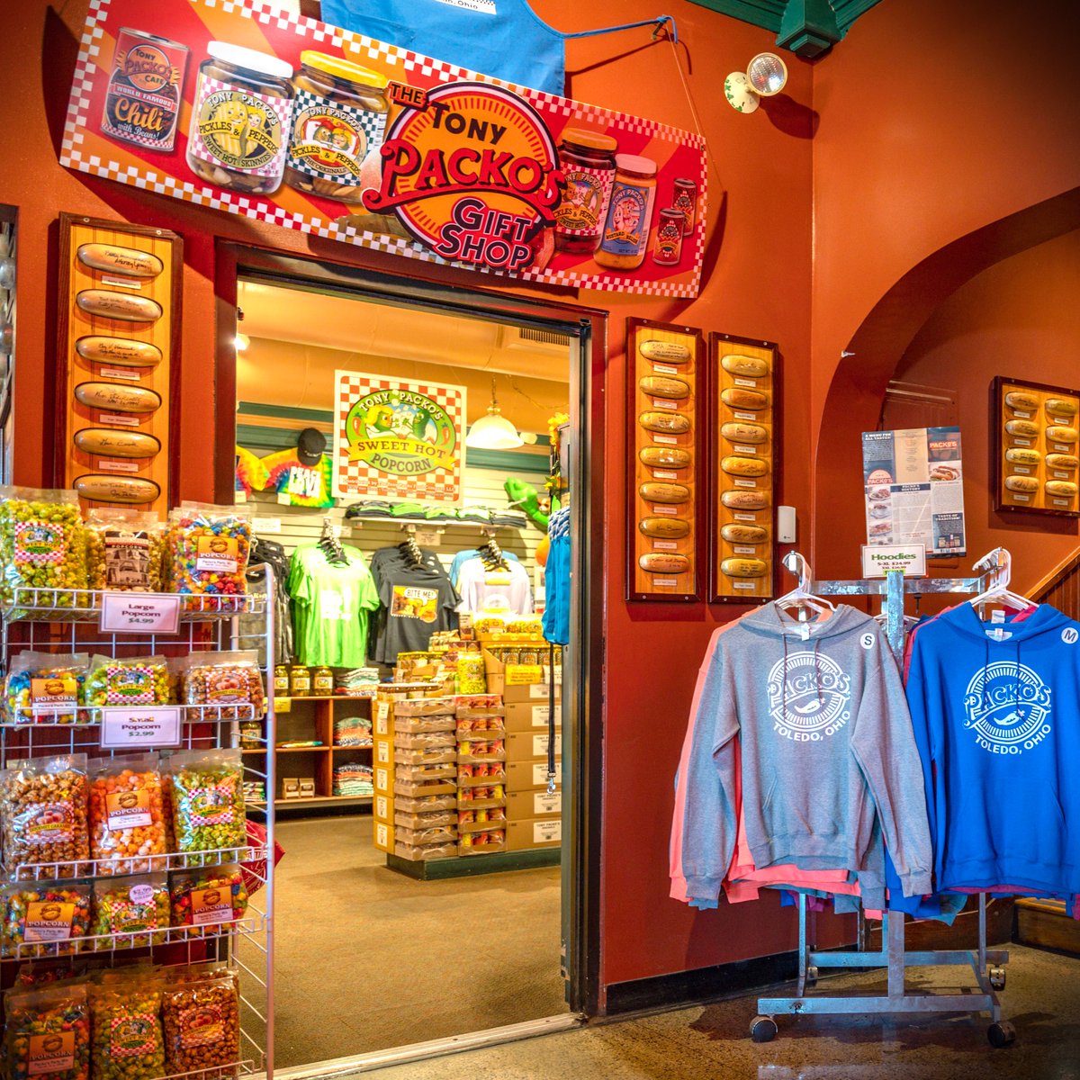 Tony Packo's Restaurant tweet media