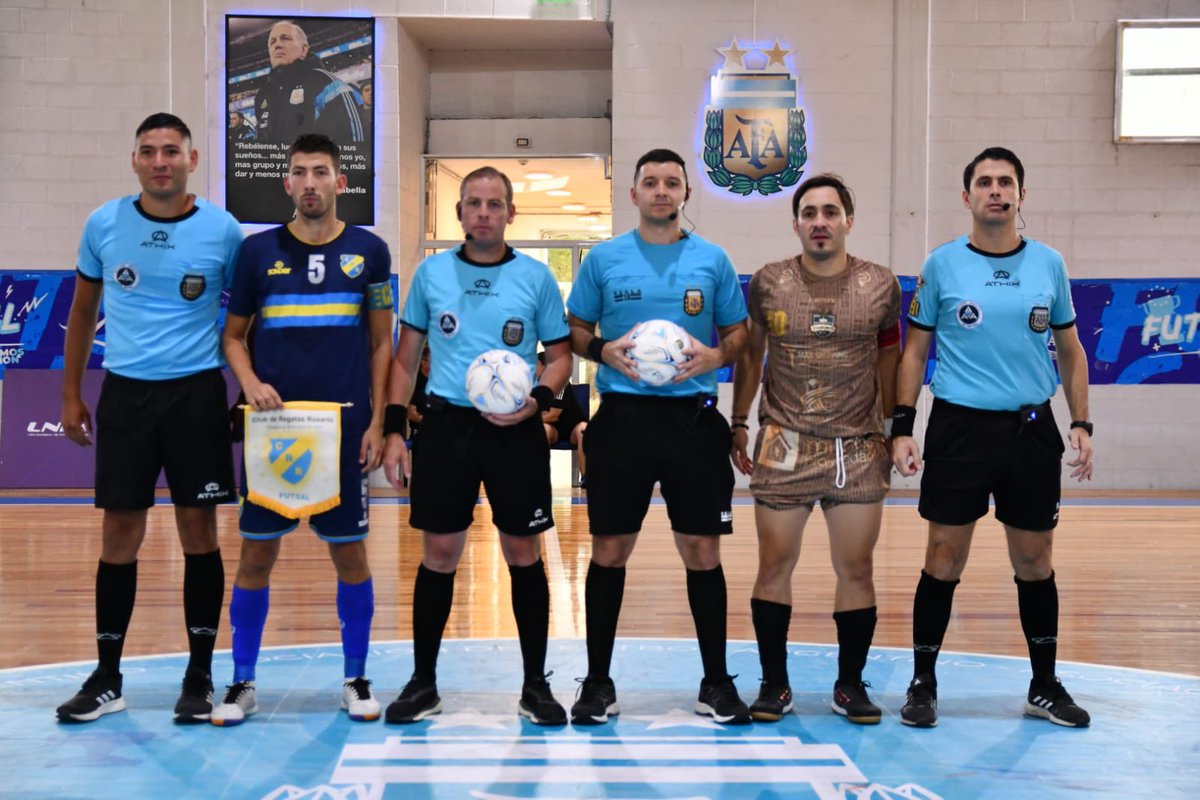 LNFArgentina's tweet photo. ¡CLASIFICADO! ✅
👉🏻 Grupo C

Regatas Rosario ya está en cuartos de final de la #LNFA2022 venció a 11-1 a Gran Rey 

¡Felicitaciones! 👏🏼👏🏼👏🏼

#DesarrolloAFA
#JuegaElPais 
#JugamosTodos https://t.co/CJt64TXc8k