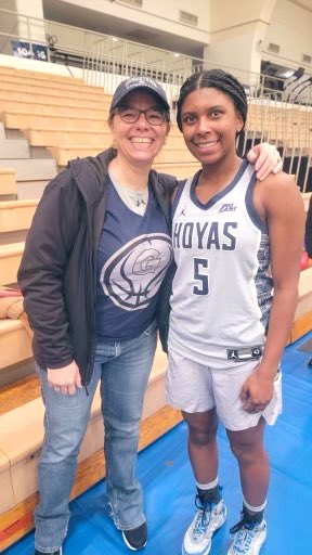 StaceyLClark23's tweet photo. Spent time with my favorite basketball player and her family yesterday watching a game. #hardwork @GeorgetownWBB #proud #Hoyas https://t.co/Q5MX55A2X7