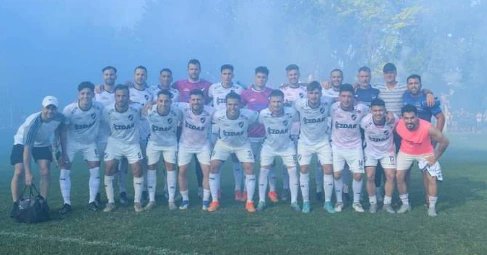 EGentilo's tweet photo. Gracias jugadores, cuerpo técnico completo, Horacio Vailatti por confiar en mi, dirigentes, hinchas únicos que me dan tanto pero tanto cariño.
Rocamora, De Lorenzi cómo me sostuvieron y me apoyaron en un día tan importante, que Feliz me hicieron.
Pantera dé mi vida gracias https://t.co/XlxkMqM2AM
