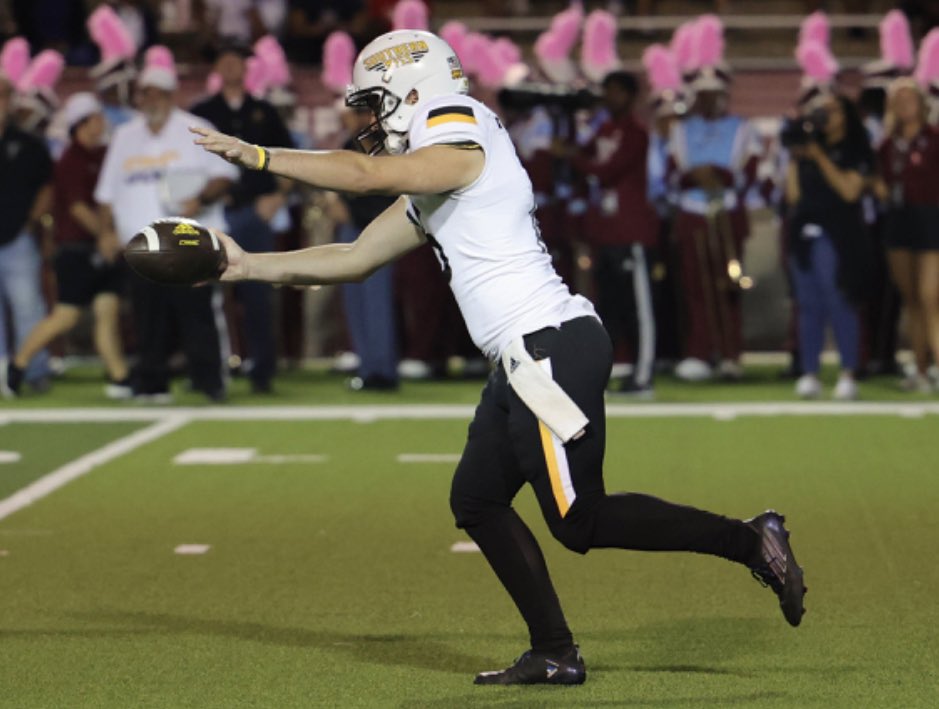 After a great conversation with <a href="/CoachGMeyer/">Greg Meyer</a>, I’m blessed and thankful to receive an offer to further my academic and athletic career at the University of Southern Mississippi!

<a href="/BFentress/">Brad Fentress</a> <a href="/OneOnOneKicking/">OneOnOne Kicking Camps🏈</a> <a href="/_Mike_McCabe/">Coach Mike McCabe</a> <a href="/Dunlapaustin22/">Austin Dunlap</a> <a href="/rporter00/">RacePorter</a> <a href="/HKA_Tanalski/">Adam</a>