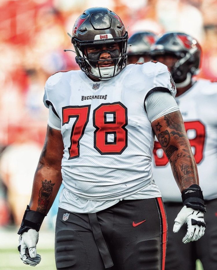 1 RT = 1 vote for <a href="/TristanWirfs78/">Tristan Wirfs</a>! 🔄

✔️ PFF’s #1 Overall RT 
✔️ PFF’s #1 Rated Pass Blocking RT 
✔️Only given up 1 sack and 1 QB hit all season 💪

Tristan Wirfs | #ProBowlVote