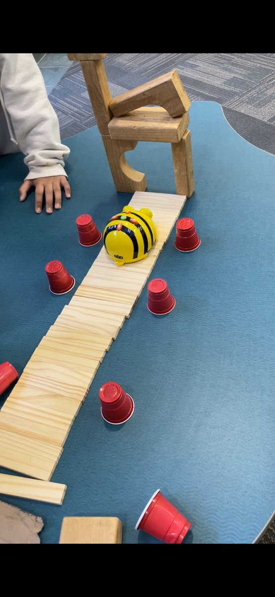 MsJKLovett's tweet image. The Grade 3’s started their Monday morning creating obstacle courses for dash and beebot. #pluggedcoding