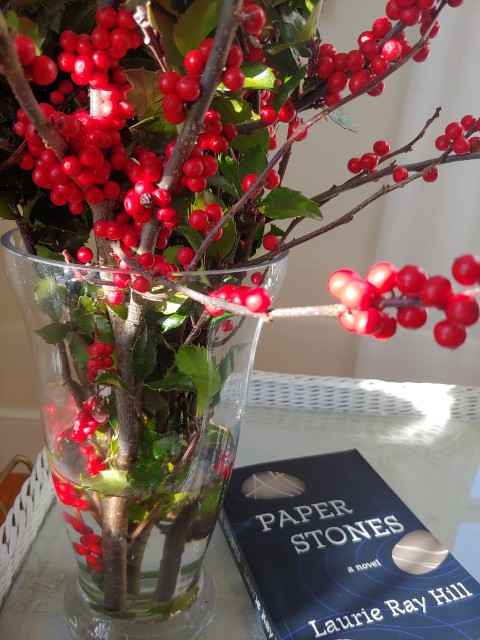 LaurieRayHill1's tweet photo. Know anyone who would love to read a great, tough, #hope-filled #recovery story?
Publisher's sale on now: get 30% off with code HOLIDAY22 at checkout @InannaPub https://t.co/ReivHDiw9i
https://t.co/P3OQuikyQd
#PaperStones #abuse #trauma #survivor #community #healing #friendship https://t.co/2wHqzNoUQh