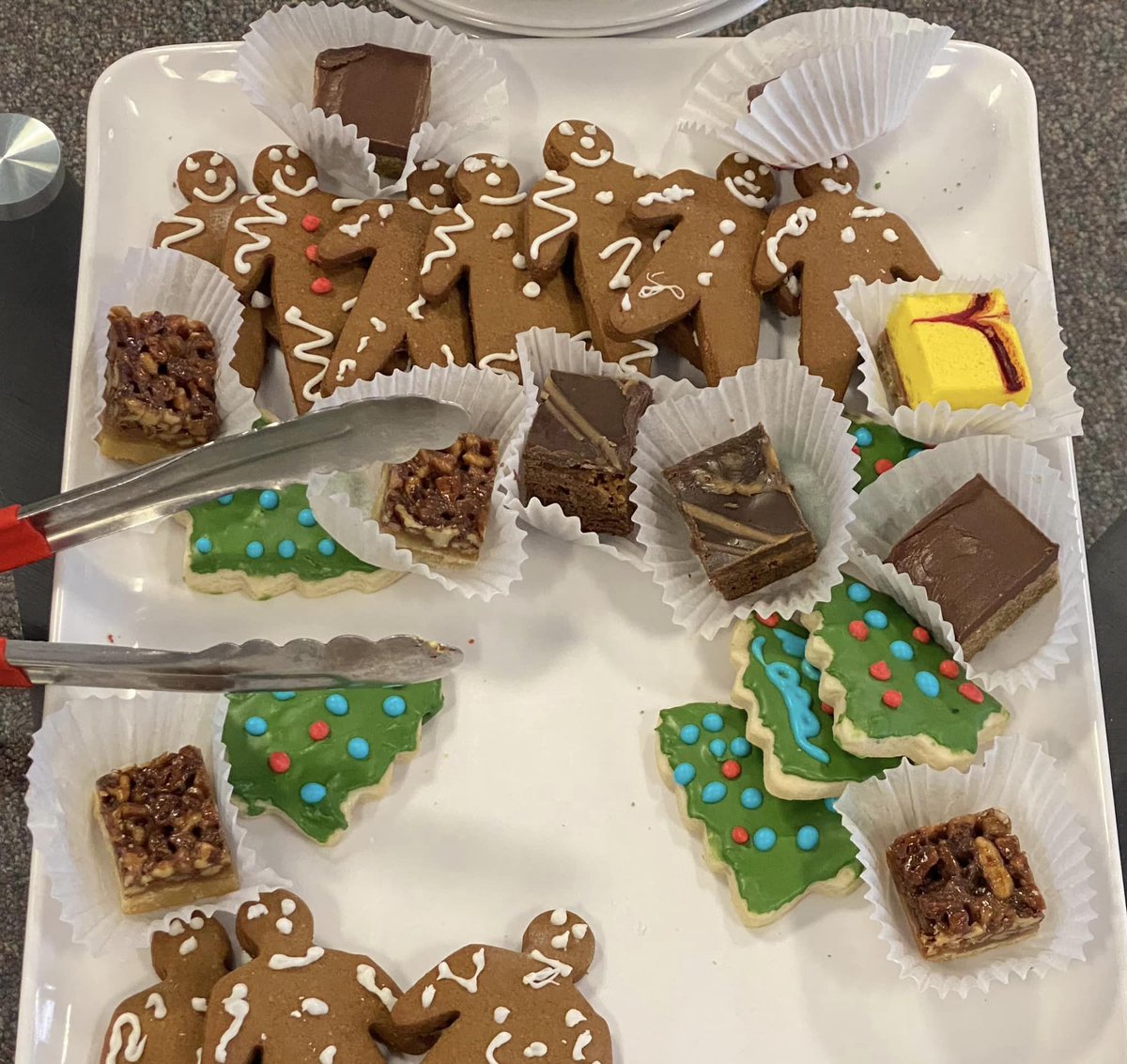 SJC_College's tweet photo. St Johnβs College End of Term Party π.
An event to show the appreciation to our Fellows and colleagues for all of their hard-work.
Happy Holidays everyone π
#staffappreciation #endterm #partytime https://t.co/fB8uPXPeea