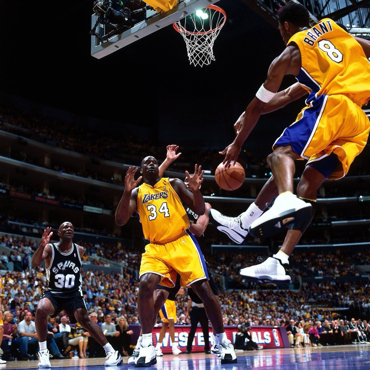 LakersLead's tweet photo. THE MOST UNSTOPPABLE DUO IN SPORTS HISTORY 🏆🏆🏆 https://t.co/6Goly4YCm8