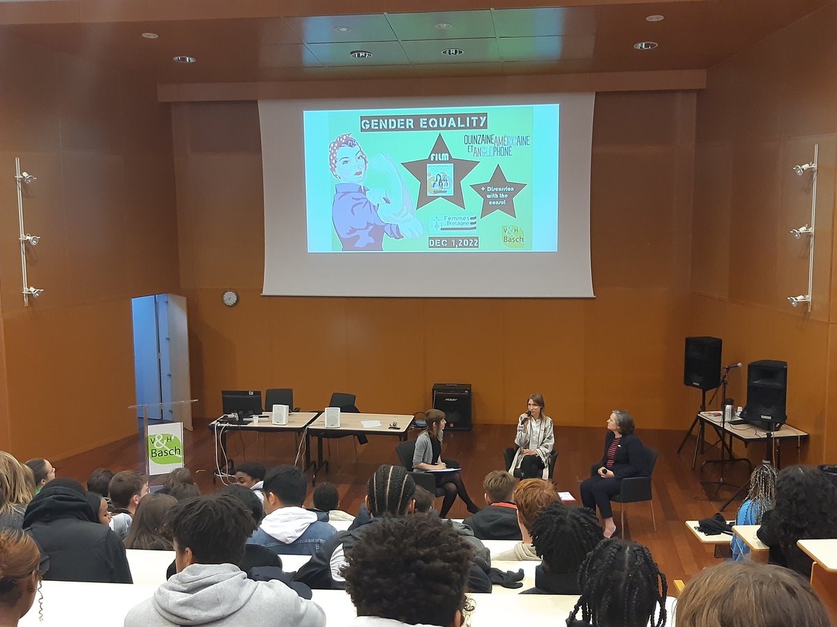 Q3ABretagne's tweet photo. Projection de @SheStartedIt au lycée VHB, table ronde avec le @ConsulatRennes, @FemmesBretagne et 237 TSTMG (VHB, Descartes, Bréquigny et St Joseph à Bruz) + 30 Term Générale du lycée Chateaubriand. Interview radio de Mme Webster la Consule réalisée à VHB ! @Q3ABretagne @DareicB https://t.co/b8TFqXbYo0