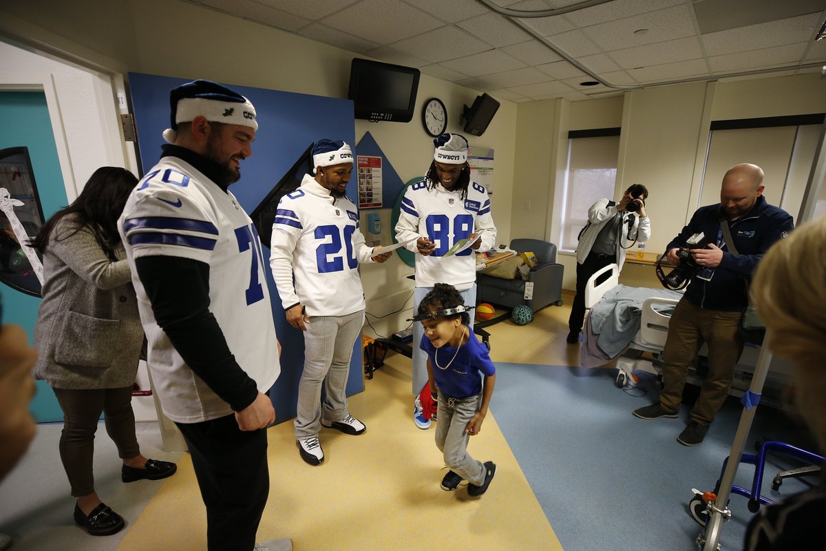 Spent #VictoryMonday bringing joy to families at <a href="/SRChildren_/">Scottish Rite for Children</a> hospital.

Nothing like visiting with #CowboysNation!

#DallasCowboys | <a href="/UHC/">UnitedHealthcare</a>