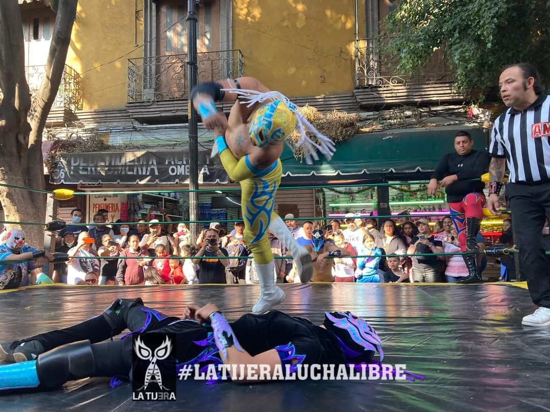 LaTijeraLucha's tweet photo. En una batalla campal,el vencedor de la #CopaComerciantesGuadalupanos es #Gannicus,con un buen cierre de año,logra derrotar a #Demasiado🆚️ #CocoNegroJr 🆚 #ReyPatriota ️🆚#BabyClown ️🆚#NightFuri ️🆚#BlueWin 🆚 #OsirisKing ️🆚#UzumakiOtai ️🆚 #BlackTerrorJr ️🆚️ #RaZhata https://t.co/jbzSh6qz8P