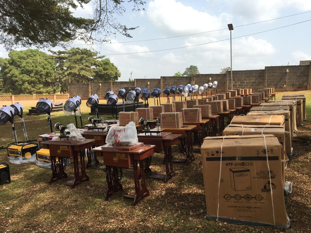 SenatorOdebiyi's tweet photo. Empowered more people in Ogun West Senatorial District today,
with the distribution of several Sewing Machines, Hairdressing Machines, Deep Freezers, Generators &amp; other items to youths, women &amp; men in my District. https://t.co/9FhxLcbFiO
