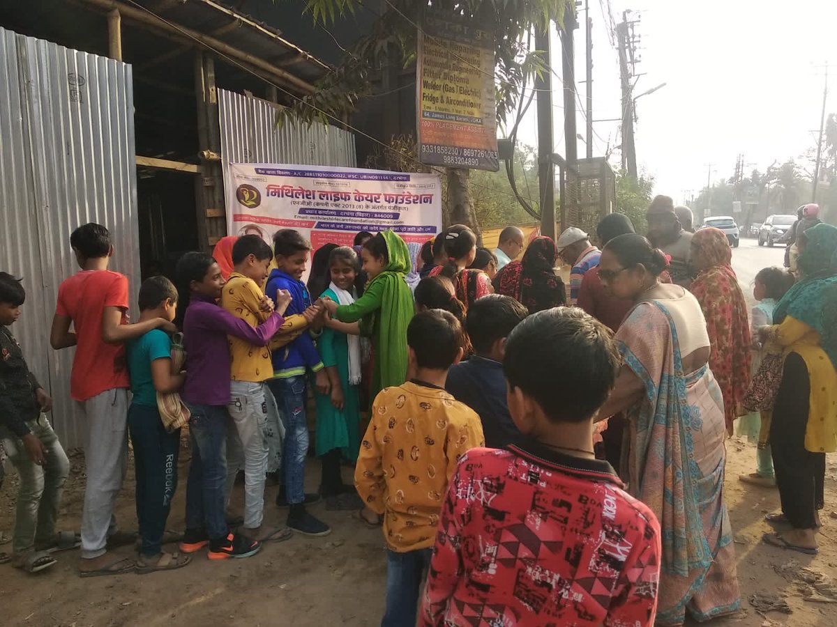 MithileshLife's tweet photo. On occasion #humanrights #humanrightsday #10december #educationfirst #freecoaching #responsblity #educationmatters #kolkata #kolkatadiaries #westbengal #socialwork #socialdevelopment #india #mithileshlifecarefoundation #darbhanga #bihar #ssr #sonusood #gautamgambhir #beinghuman https://t.co/GLCq2Beqw1