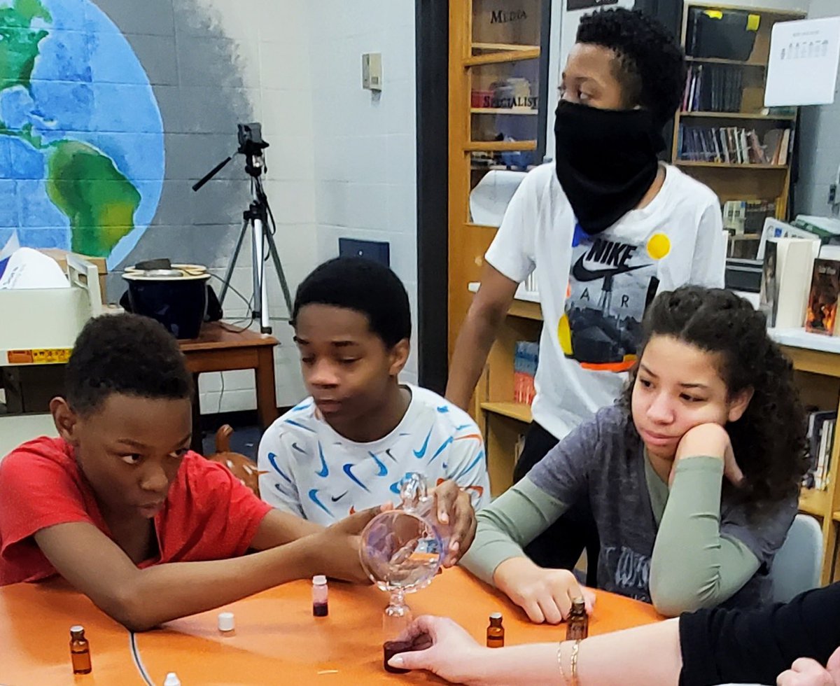 My Ss enjoyed making bath bombs this morning in the LLC.  “I’m a Scientist!” ❤️ #librariesmatter
