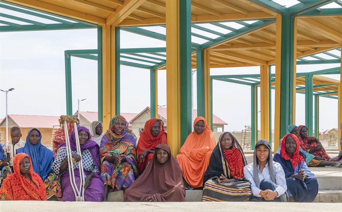 PSPMex's tweet photo. #Arquitectura para #refugiados nigerianos. 
Se trata de un proyecto en conjunto entre la ONU y el estudio de Tosin Oshinowo. https://t.co/bBbnGkjmHb