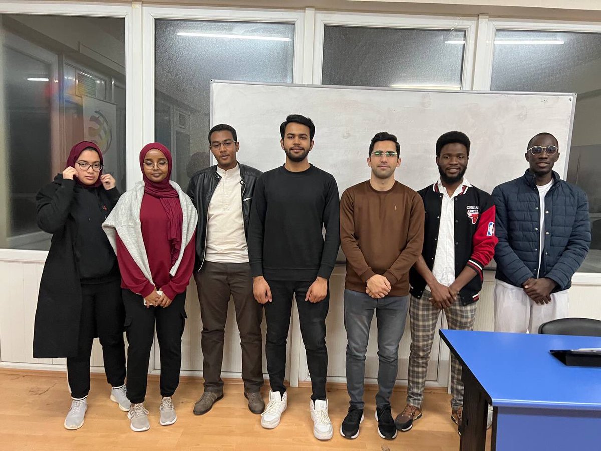 afrokarya's tweet photo. Pakistan Öğrenci Topluluğu ile bir araya geldik. İşbirliği kurarak en yakın zamanında yapacağımız muazzam etkinliğimiz hakkında konuşuldu.             #isbirligi #afrokarya #saü https://t.co/7WscC7TtHZ