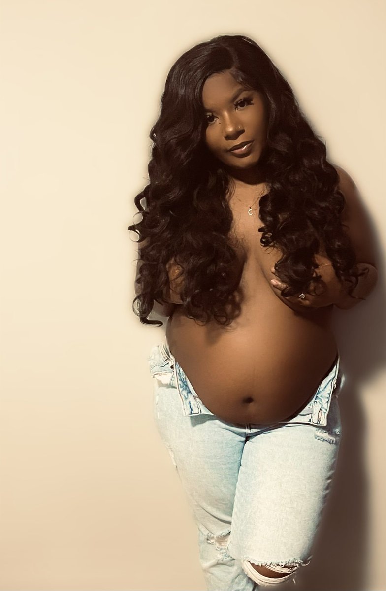 ellaaaabellaa's tweet photo. we can’t wait to meet you baby boy 💙🤍 https://t.co/Hwk72L3v3Z