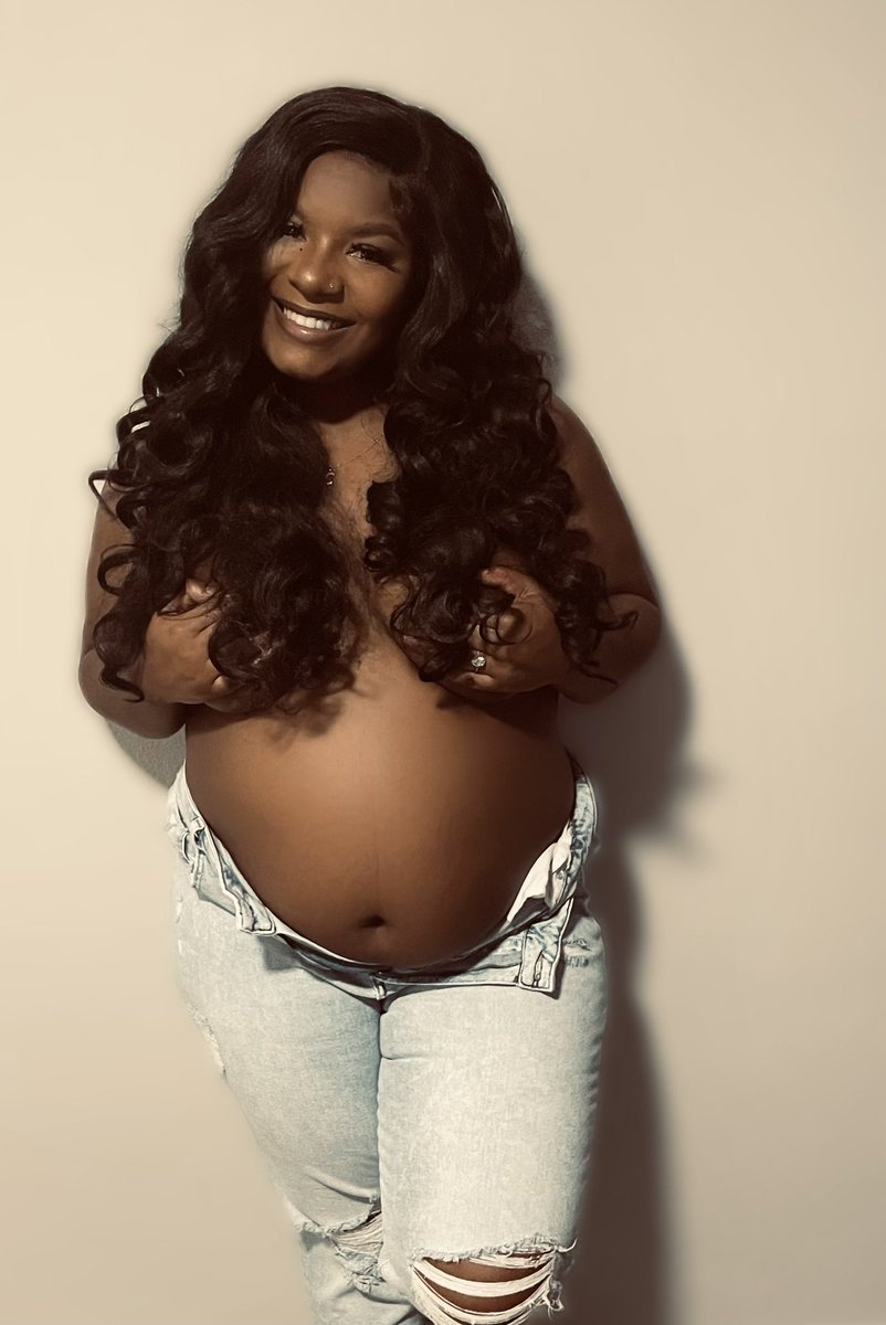 ellaaaabellaa's tweet photo. we can’t wait to meet you baby boy 💙🤍 https://t.co/Hwk72L3v3Z