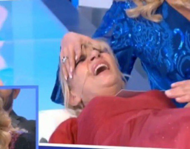 cuoruis's tweet image. Riccardo Fogli ci regalerà il bestemmia gate dell’edizione, me lo sento #gfvip