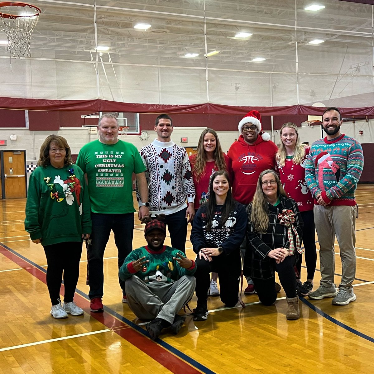 Justice_Sports's tweet photo. Happy Holidays from the HPE Department! 🎄🎁 https://t.co/peDtzvzrsM
