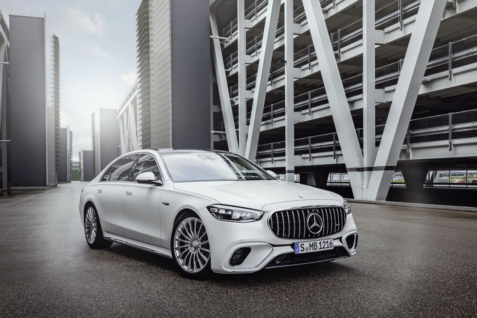 autodinamicomx's tweet photo. ¡El más capaz en su historia! 💥🇩🇪
El completamente nuevo @MercedesBenzMx #S63EPerformance produce cerca de 800 HP y más de 1,000 lb-pie de torque: https://t.co/bjJlLtigN4 https://t.co/9wf7PfxmMh