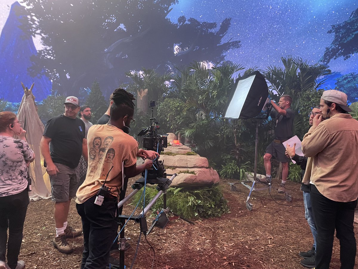 maaz3r's tweet photo. Incredibly fortunate to be directing some virtual production today. We’re getting creative on the @OthersideMeta #bayc #mayc 
cc: @BoredApeYC https://t.co/Tv1LFJ0rhB