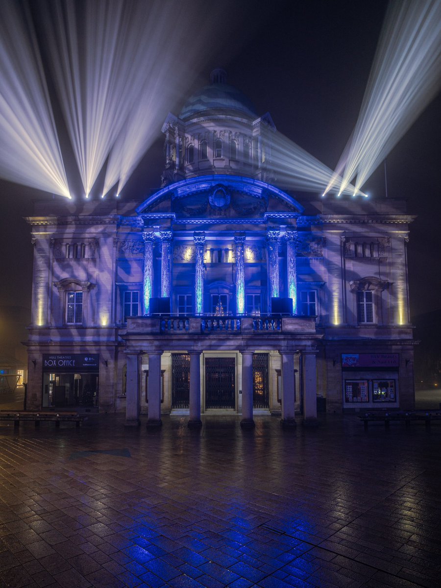 Daniel Britton (@danielbritton) on Twitter photo Hull City Hall looking good all lit up for Christmas. <a href="/VHEY_UK/">Visit Hull & East Yorkshire</a> <a href="/VisitHull/">Visit Hull</a> <a href="/CityHallHull/">Hull City Hall</a> #hull Hull City Hall looking good all lit up for Christmas. <a href="/VHEY_UK/">Visit Hull & East Yorkshire</a> <a href="/VisitHull/">Visit Hull</a> <a href="/CityHallHull/">Hull City Hall</a> #hull