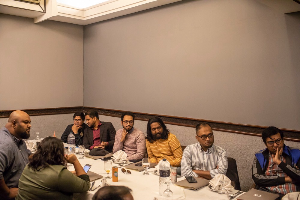 SJpapabear's tweet photo. A #BJIM envoy casually met an envoy of @crihere an @albd1971 thinktank, discussing politics and upcoming general election. Photo: Sazzad Hossain https://t.co/iH0xzN17cr