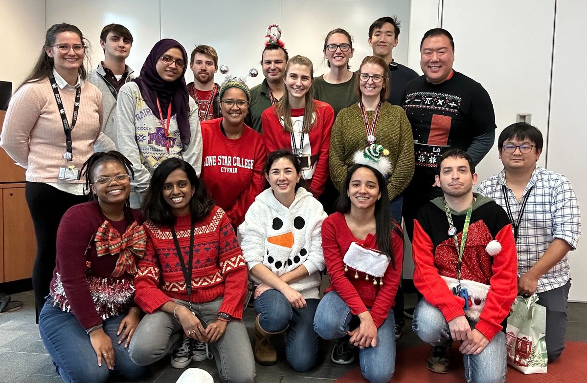 Emil Schüler (@schueler_fysik) on Twitter photo Happy Holidays from the Schueler and <a href="/TaniguchiMD/">Cullen Taniguchi, MD</a> Labs #Christmas2022 #Collaborators #LabFun Happy Holidays from the Schueler and <a href="/TaniguchiMD/">Cullen Taniguchi, MD</a> Labs #Christmas2022 #Collaborators #LabFun