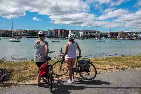 The Waterford Greenway is a 46km glorious car-free pathway stretching all the way from historic Waterford City to the beautiful sea-side town of Dungarvan i

greenwaysireland.org/waterford-gree… 

#waterfordgreenway #waterford #greenwaysireland #greenways #thingstodoireland