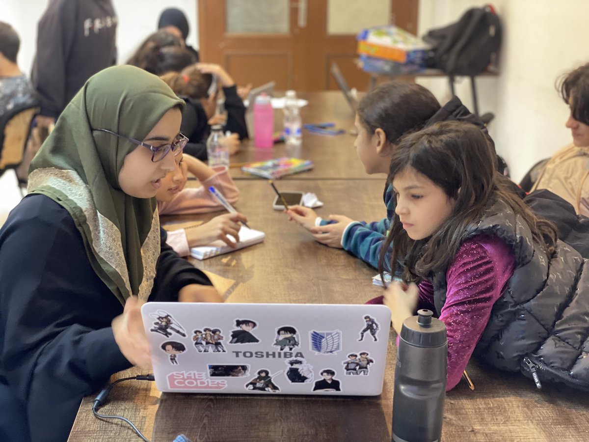 Najla_Missalati's tweet image. We enjoyed @ghidaa001 session on #E_Safety and #Cyberbullying 💕 @Shecodes2018 @CanEmbLibya #OperationCode