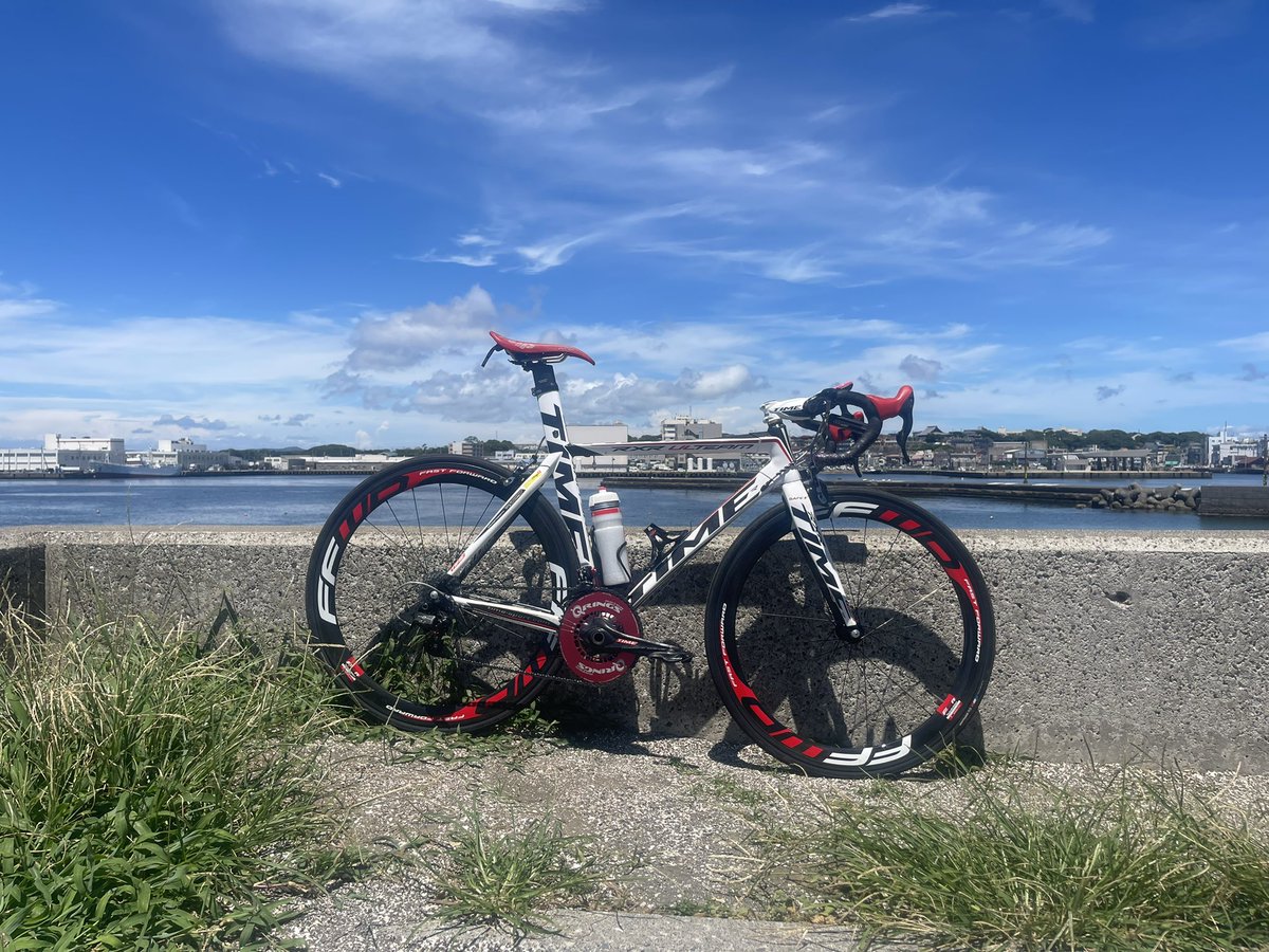 TIME_RXR0115's tweet photo. 固定用
ロードバイクとマウンテンバイク乗ってます!
色んなものを弄るのが好きな人です
良かったら仲良くしてやってください
#ロードバイク #ロードバイク乗りと繋がりたい #TIMERXR #eddymerckx #GT #COLNAGO https://t.co/tipmMK6Pfv