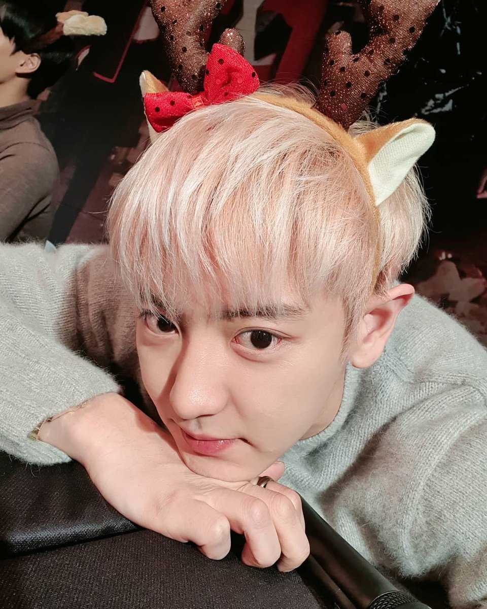 fallingfor9yu's tweet photo. @ehrudsoo Merry Christmas EXO and EXOLs! https://t.co/AepHleJog1