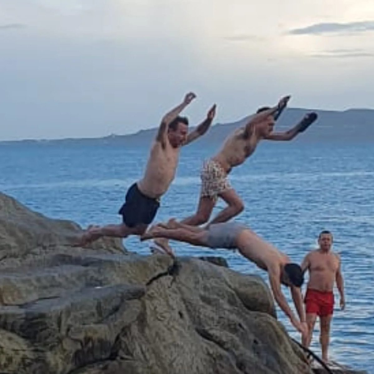 '40 Ft Christmas Morning Dip For the Boys'- Huge thanks to Rory, Kev, Darren & Barry for the support and to all of you who donated!! #buildfortheboys #purpleandgreenforconoranddean #duchenneawareness