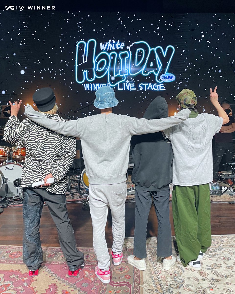 #HELLOINNERCIRCLE

단 2일밖에 남지 않은 
WINNER LIVE STAGE [WHITE HOLIDAY]

열심히 리허설 하는 강김송이를
인서에게만 공개합니다 💙

연말은 위너와 함께!

더 많은 사진을
Weverse에서 확인하세요!
✔️ weverse.io/winner/media/2…

#WINNER #위너
#LIVESTAGE #WHITEHOLIDAY
#20221229_9PM #YG