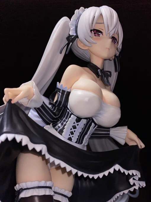 連日ツインテ巨乳メイドさんが届く 