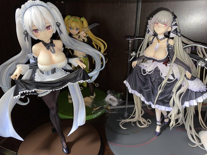 連日ツインテ巨乳メイドさんが届く 