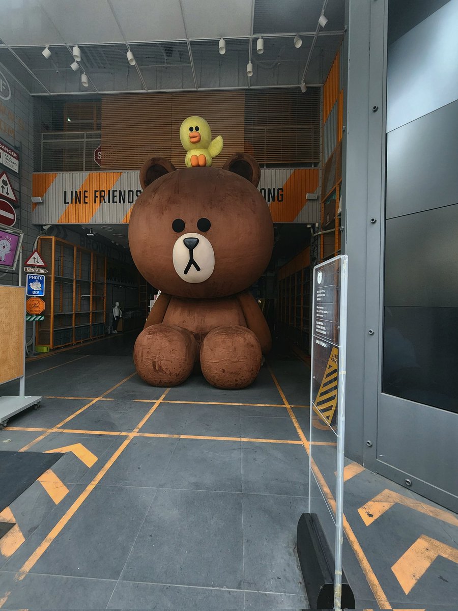ayoritsune's tweet photo. 今日は漢江の北側へ
タッカルビおいしかった
明洞のLINEスト���は閉店していた
放置された寂しげな熊
デジカルビおいしかった

오늘은 강북에 갔어요
닭갈비 맛있었어요
3년만에 간 명동
LINE STORE 문을 닫았어요
외로운 곰
돼지갈비 맛있었어요 https://t.co/y3OIPRH15M