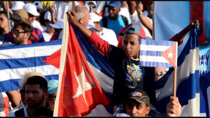 El retumbar de las 21 salvas, este 31 de diciembre, a las 12 de la noche, vibrará de nuevo la artillería, en saludo al triunfo de la Revolución en su aniversario 64, desde la fortaleza San Carlos de la Cabaña. 🇨🇺🇨🇺❤️❤️
#CubaPorLaVida 
#CubaPorLaPaz 
#CubaEsValor 
#CubaPorLaPaz