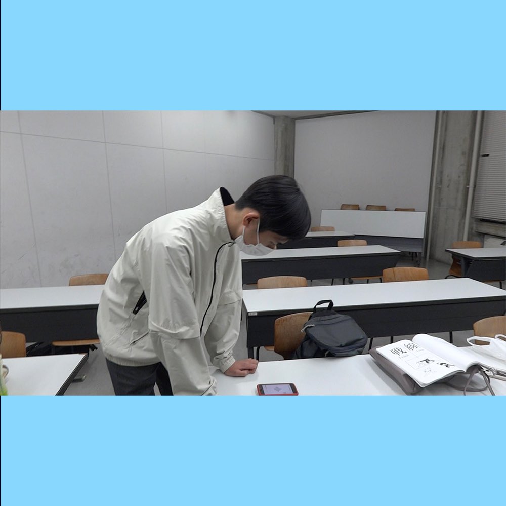linen_studio0's tweet photo. こんばんは、代表の三代です!
これは制作をした音楽を、メンバーに聴いてもらっている様子です。
聴いてもらうまではドキドキで心配ですが、どんな反応でも1番最初に聴いてくれる人たちが、みんなで良かったなといつも思います。
踊ってくれた時が1番最高です。
#DTM
#StudioLinen
#スタジオリネン https://t.co/pgcnd79tLt