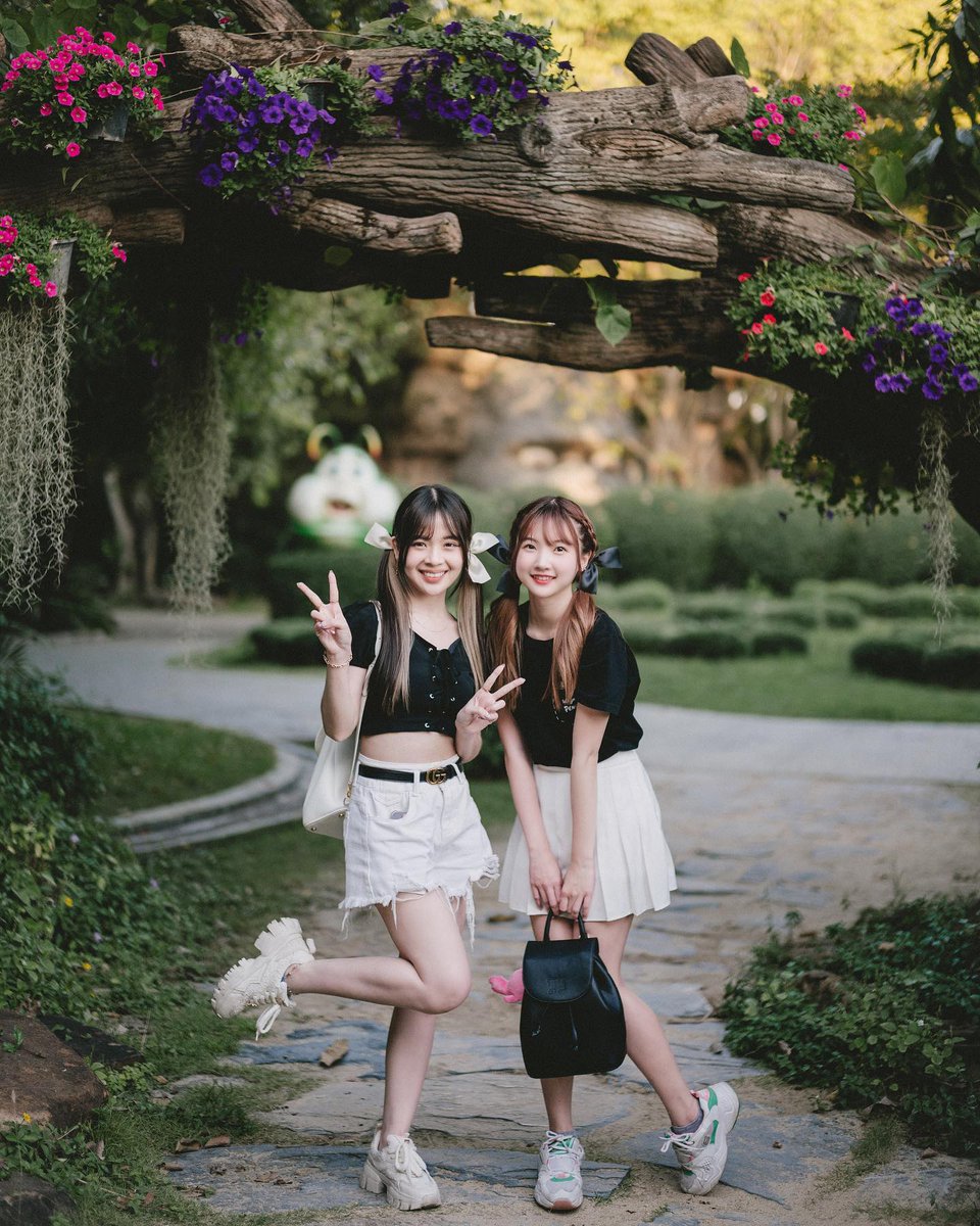Malonemelody_B's tweet photo. My Twins ๐ญ๐๐๐๐
#Kaimoooook
#KaimookWarattaya
#Cindyyu https://t.co/Dz0e30YVnq