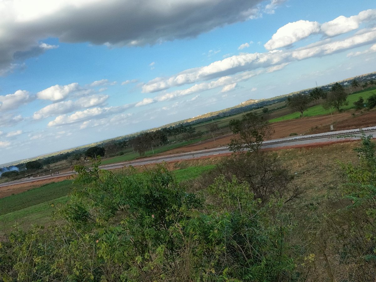 SanjayG_0601's tweet photo. On going doubling work between #Haveri and #Devaragudda. 

As a part of #Hubballi_chikkajajur_line..

@Hubballi_Infra @HubballiRailway @Namma_HD @drmubl @hubb https://t.co/QBcYharVFc