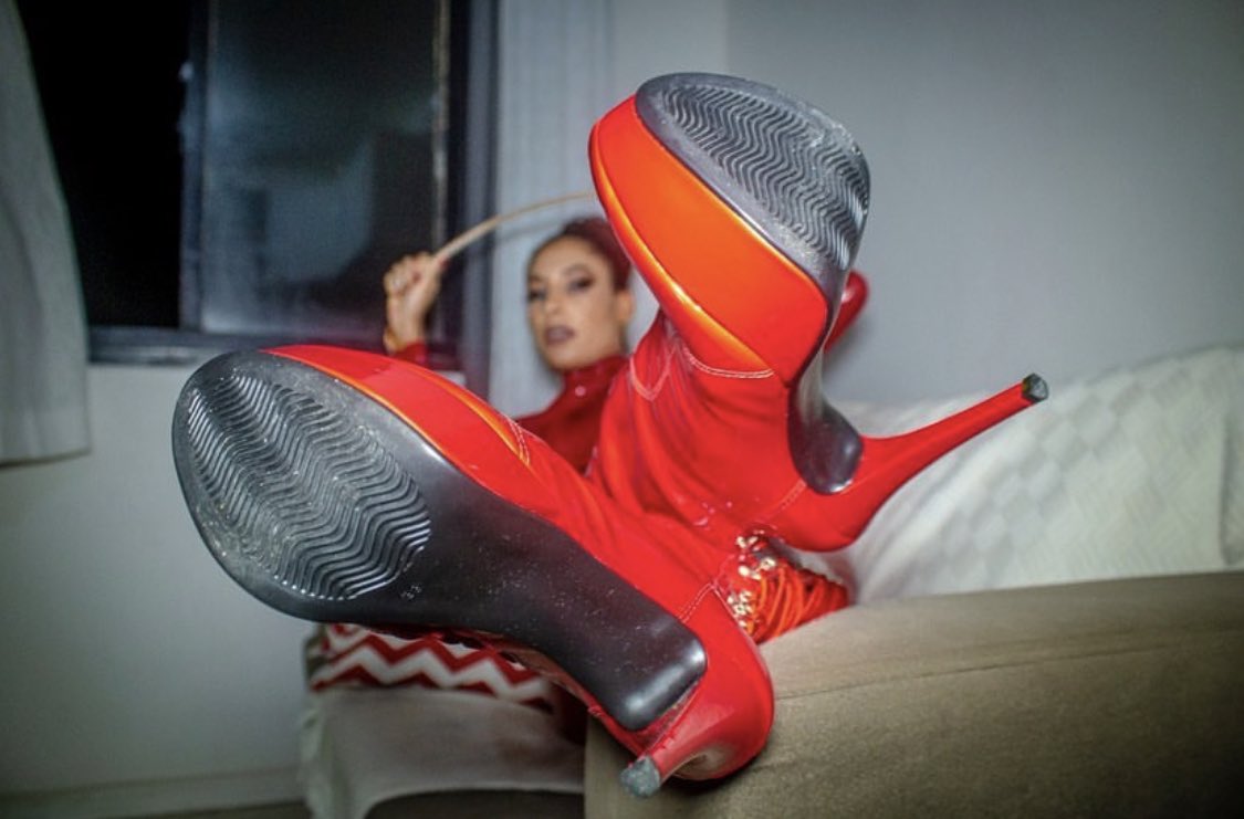 GoddessFinest's tweet photo. Compliments of the season sissies… 
If you want to owned= Like
If you just love mistress= Retweet https://t.co/1MRZCwrre0