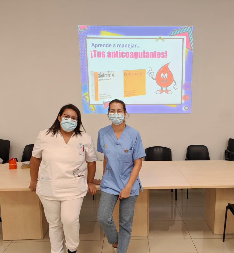 CSaludGaldar's tweet photo. #educacionparalasalud
Hoy última sesión del del año.
En este caso a pacientes que toman #anticoagulantes💊 de la mano de nuestras residentes de #MFyC
Si tú o la persona que cuidas toma anticoagulantes recuerda 🗓que el último martes de cada mes a las 10:30h repetimos este taller. https://t.co/93YGuUVkFh