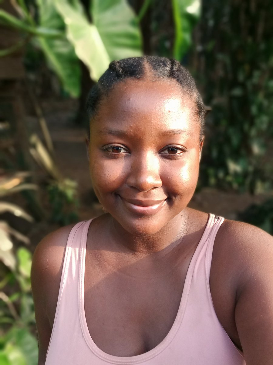 EvolvingVintage's tweet image. When the Gardener catches the morning sunlight instead 😚 🌄