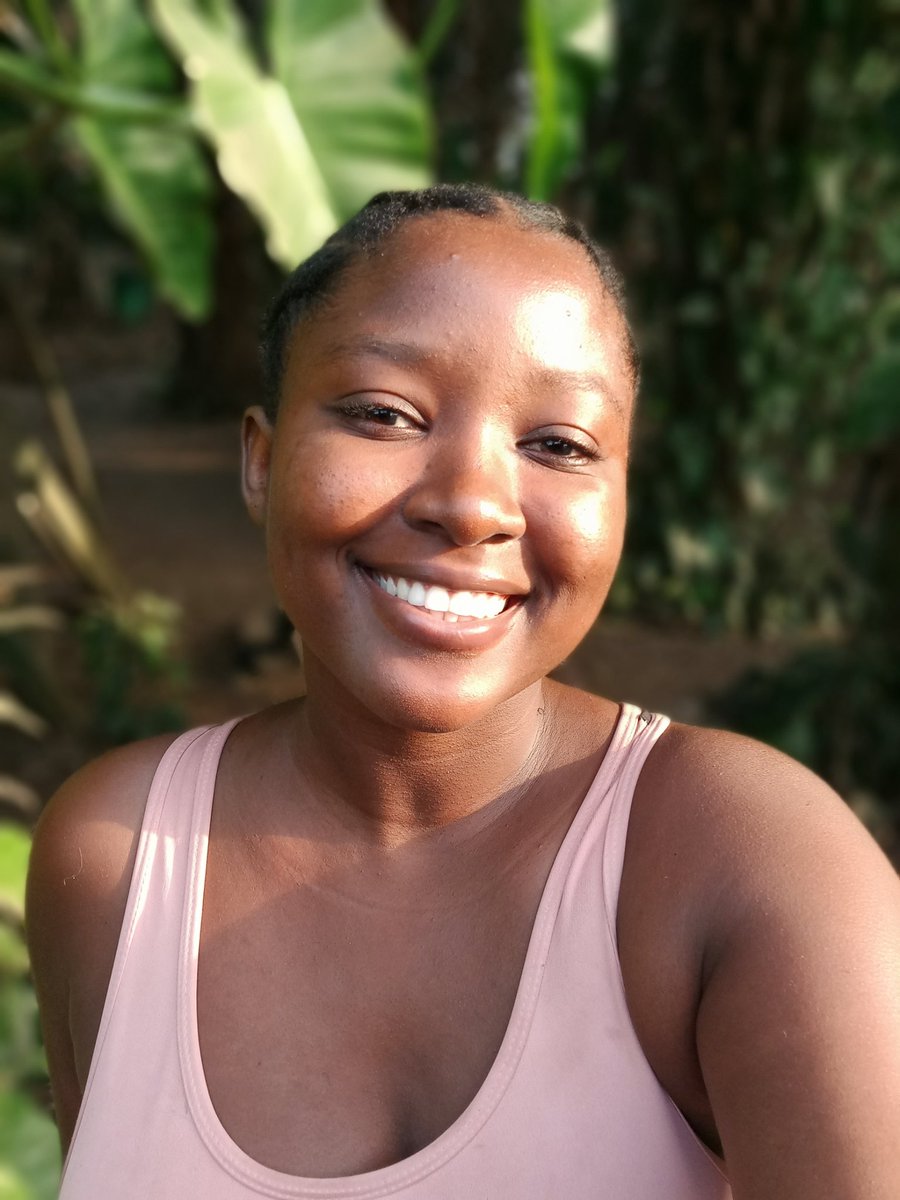 EvolvingVintage's tweet image. When the Gardener catches the morning sunlight instead 😚 🌄