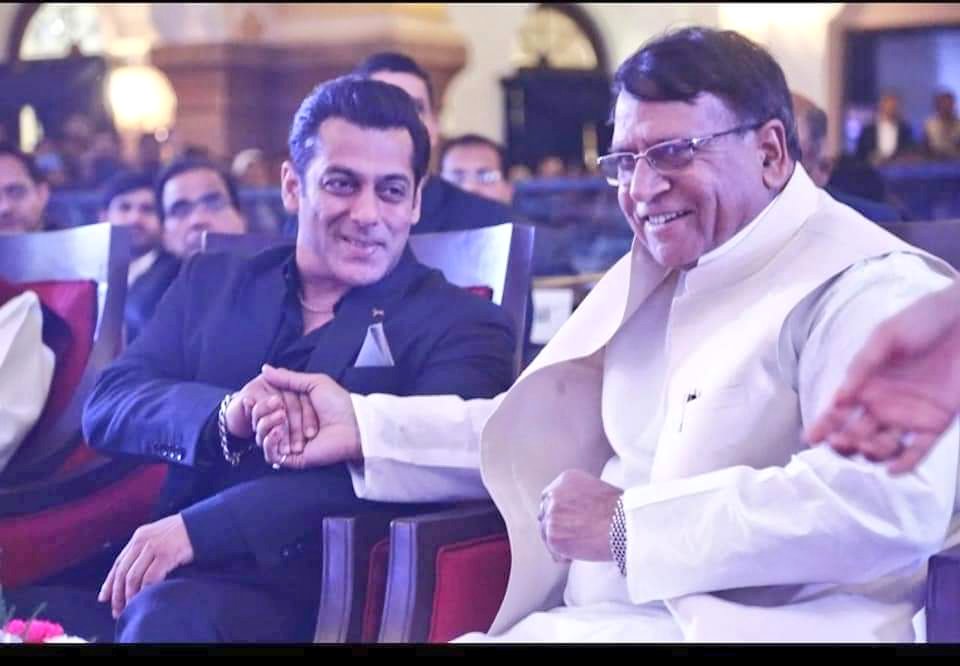 pcsharmainc's tweet photo. Birthday wishes to Dear @BeingSalmanKhan.
Your character both on reel and in real life has been inspiring for many. Wish you more success, health and happiness.
#HappyBirthdaySalmanKhan
#SalmanKhan https://t.co/HlxBNC2dDP