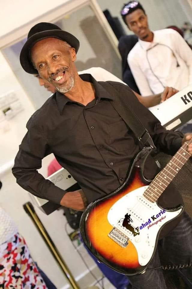 BBCSomali's tweet photo. Fannaan Cabdinaasir Macallin Caydiid oo ku geeriyooday Addis-Ababa
https://t.co/Z6dPQ2foP1 https://t.co/V3d8Duv3rd